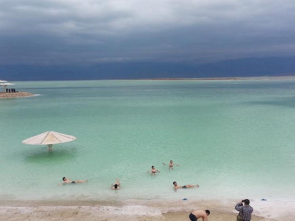Nadia Hosting Dead Sea Villa Neve Zohar Room photo